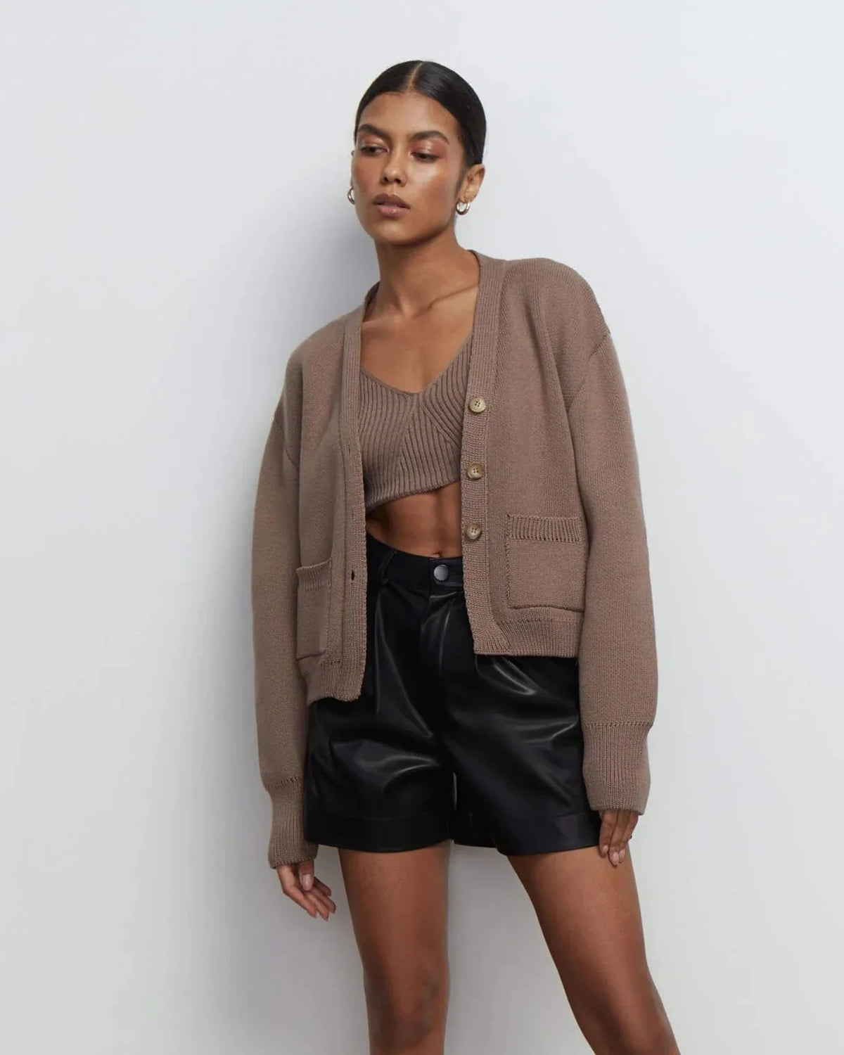 Knitted cardigan with pockets